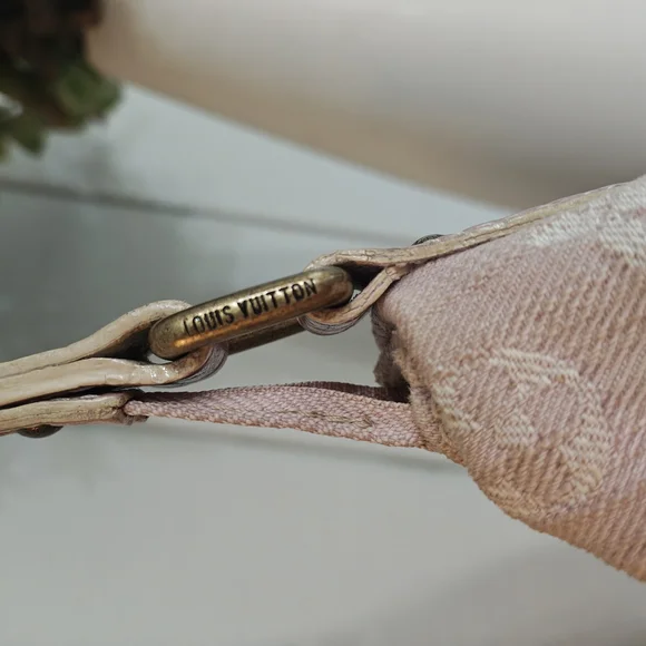 Blush Pink Louis Vuitton Shoulder Bag - Picture 5 of 16